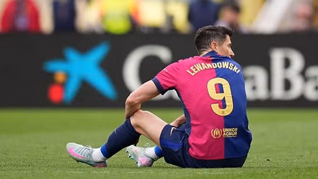 Robert Lewandowski dính chấn thương ở trận đấu với Celta Vigo.
