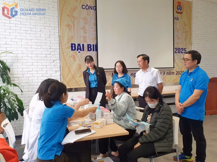 LĐLĐ tỉnh Quảng Ninh tổ chức khám và tư vấn chăm sóc sức khỏe cho 150 nữ công nhân lao động trong Khu công nghiệp - cảng biển Hải Hà.