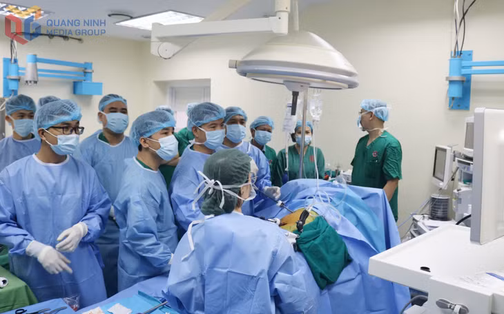 Đây là ca phẫu thuật ghép thận thứ 3 được thực hiện tại Quảng Ninh chỉ trong vòng một tuần qua.