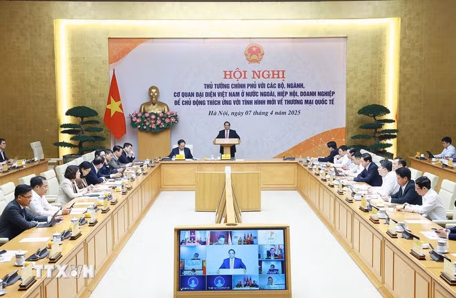 Hội nghị Thủ tướng Chính phủ với các bộ, ngành, cơ quan đại diện Việt Nam ở nước ngoài, hiệp hội, doanh nghiệp về thương mại quốc tế. (Ảnh: Dương Giang/TTXVN)
