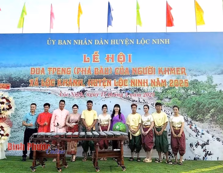 Bảo vật quốc gia đàn đá Lộc Hòa được trình diễn tại Lễ hội phá bàu năm 2025
