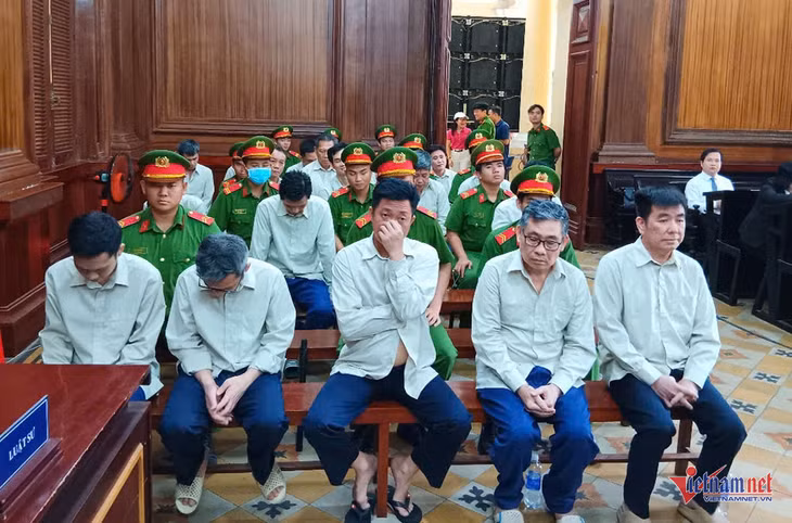 Các bị cáo tại tòa. Ảnh: TP