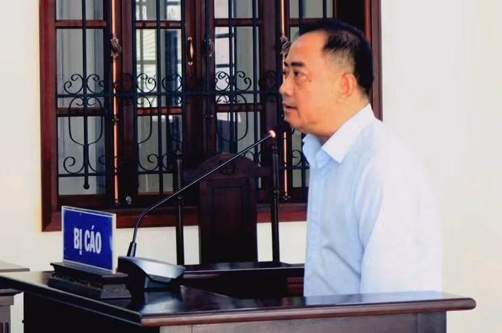 Bị cáo Nguyễn Như Lực "nổ" quen thống đốc Ngân hàng Nhà nước, để lừa 1,5 tỉ đồng của một giám đốc công ty ở Bình Phước - Ảnh: A.B.