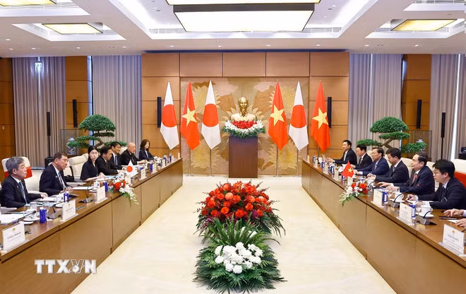 Chủ tịch Quốc hội Trần Thanh Mẫn hội kiến Thủ tướng Nhật Bản Ishiba Shigeru.(Ảnh: Doãn Tấn/TTXVN)