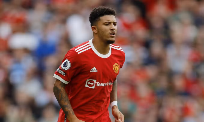 Jadon Sancho trong một trận đấu trên sân Old Trafford, ở Ngoại hạng Anh tháng 1/2022. Ảnh: Reuters