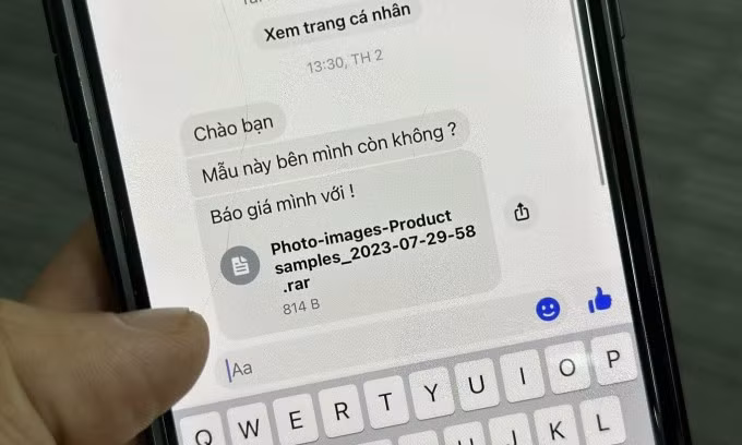 Một tin nhắn "báo giá" dưới dạng file rar. Ảnh: Lưu Quý
