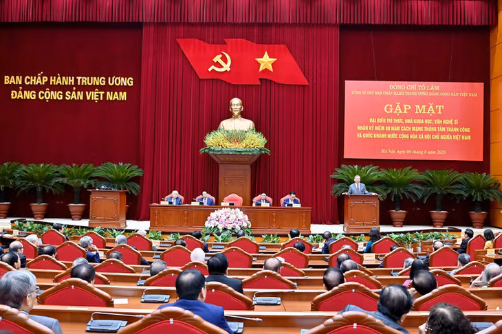 Quang cảnh Hội nghị gặp mặt đại biểu trí thức, nhà khoa học, văn nghệ sĩ. (Ảnh: ĐĂNG KHOA)