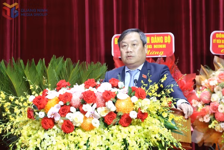 Đồng chí Vũ Đại Thắng, Ủy viên Trung ương Đảng, Bí thư Tỉnh ủy, Trưởng Đoàn ĐBQH tỉnh, phát biểu tại Đại hội.