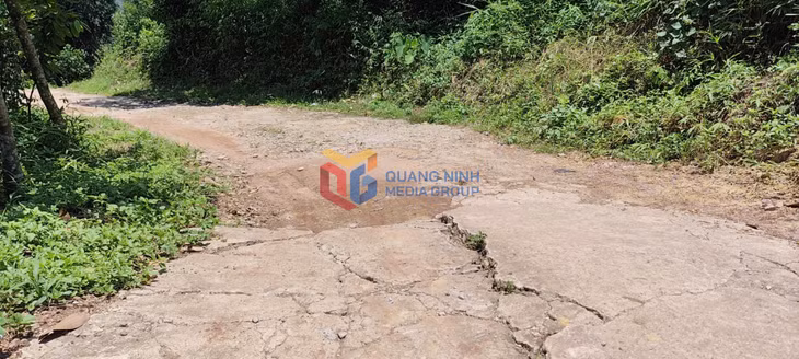 Hiện trạng tuyến đường Thành Phong (xã Tiên Yên) xuống cấp, hư hỏng nặng.