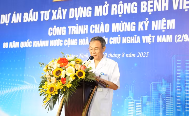Lãnh đạo Bệnh viện Bãi Cháy phát biểu tại buổi lễ khởi công.