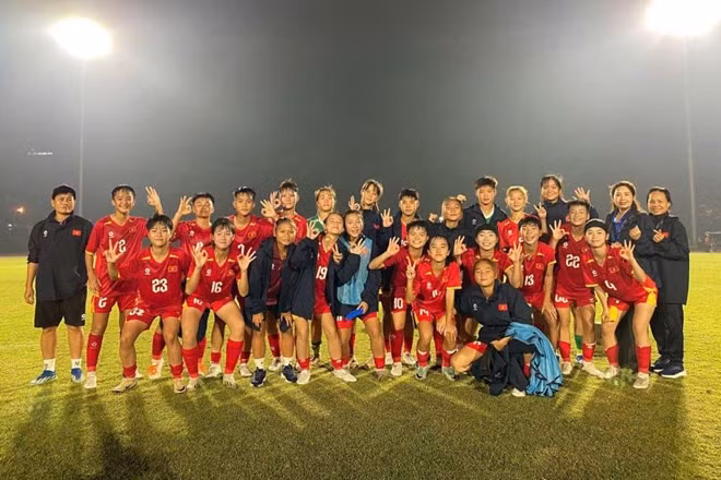 U16 nữ Việt Nam ăn mừng chiến thắng trong trận ra quân giải U16 Đông Nam Á 2025. Ảnh: VFF