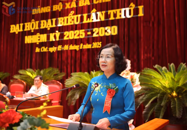 Đồng Chí Bùi Thúy Phượng, Ủy viên Ban Thường vụ Tỉnh ủy, Trưởng Ban tổ chức Tỉnh ủy phát biểu chỉ đạo tại Đại hội.