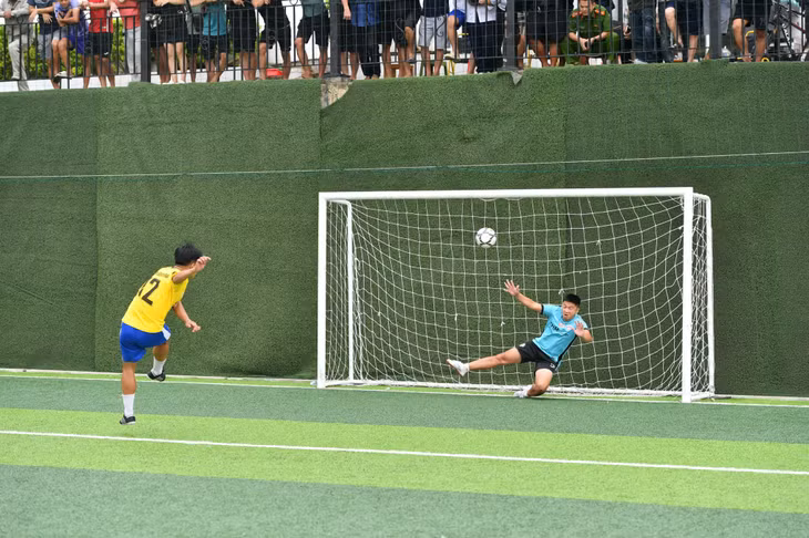 Trận chung kết giữa FC Valley và FC Giếng Đáy được quyết định trên chấm 11m.