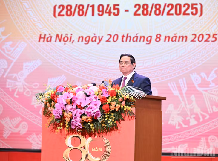 Thủ tướng Phạm Minh Chính phát biểu ý kiến tại Lễ kỷ niệm 80 năm Thành lập Chính phủ nước Cộng hòa xã hội chủ nghĩa Việt Nam. (Ảnh: Trần Hải)