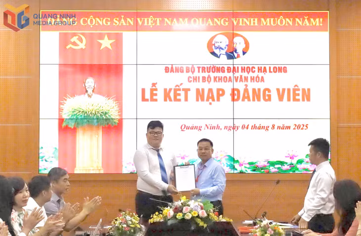 Nguyễn Duy An vinh dự được kết nạp Đảng khi là sinh viên năm thứ 3. 