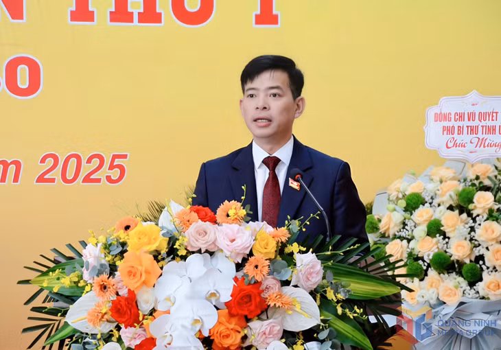 Đồng chí Hồ Ngọc Hoài, Bí thư Đảng ủy xã Thống Nhất phát biểu tại đại hội.