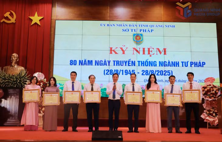 Khen thưởng 