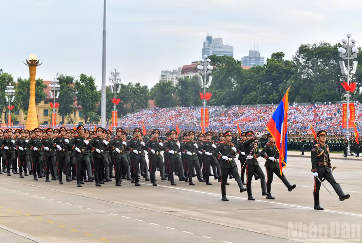 Đoàn Quân đội nhân dân Lào gồm 120 quân nhân, trong đó có nhiều quân nhân từng tham gia tại Lễ kỷ niệm 50 năm Ngày giải phóng miền nam, thống nhất đất nước (30/4/1975-30/4/2025).