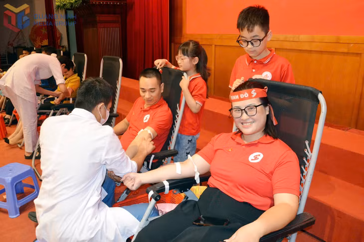 Đảng viên trẻ Đào Thị Duyên, Chủ nhiệm Câu lạc bộ Giọt máu hồng đất mỏ đã tình nguyện hiến máu và tiểu cầu tổng cộng 22 lần.