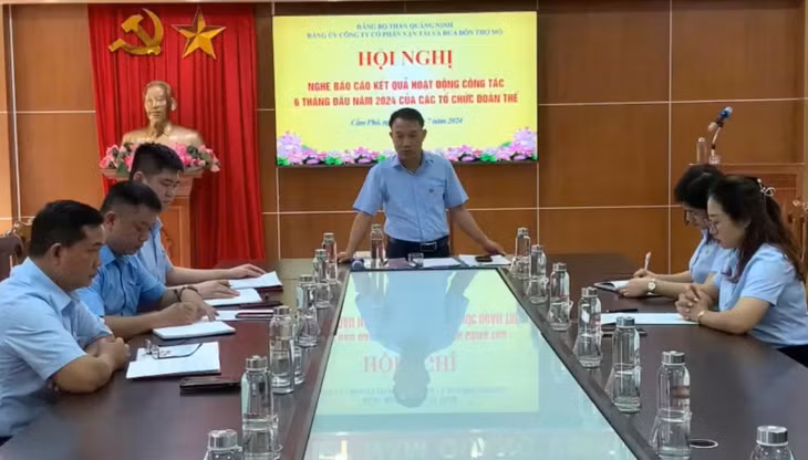 Hội nghị báo cáo kết quả hoạt động công tác của các tổ chức chính trị xã hội.