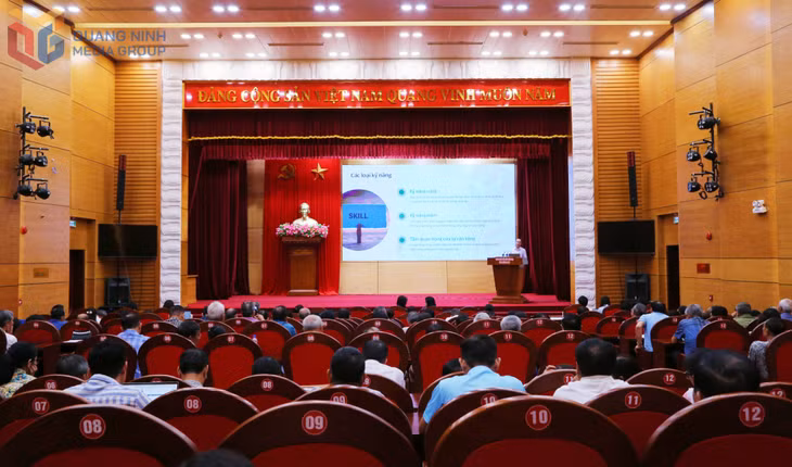Quang cảnh hội nghị.