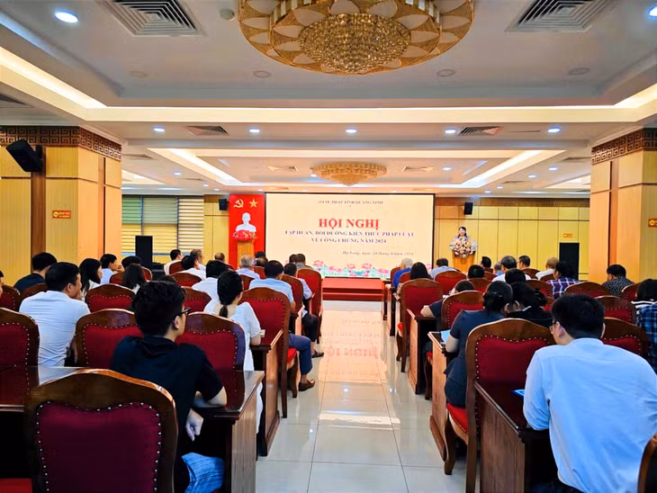 Tăng cường tập huấn bồi dưỡng cho các công chứng viên trong tỉnh.