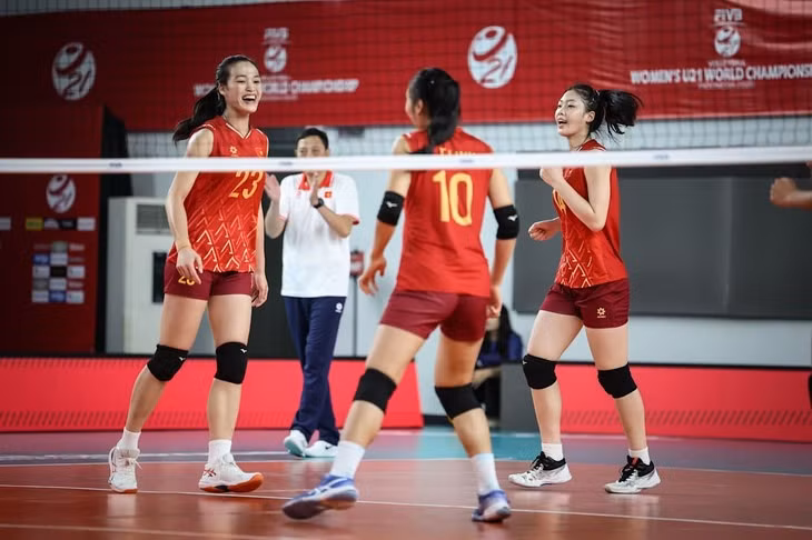 Tuyển bóng chuyền nữ U21 Việt Nam chia tay giải vô địch thế giới bằng chiến thắng trước CH Dominica - Ảnh: VOLLEYBALL WORLD