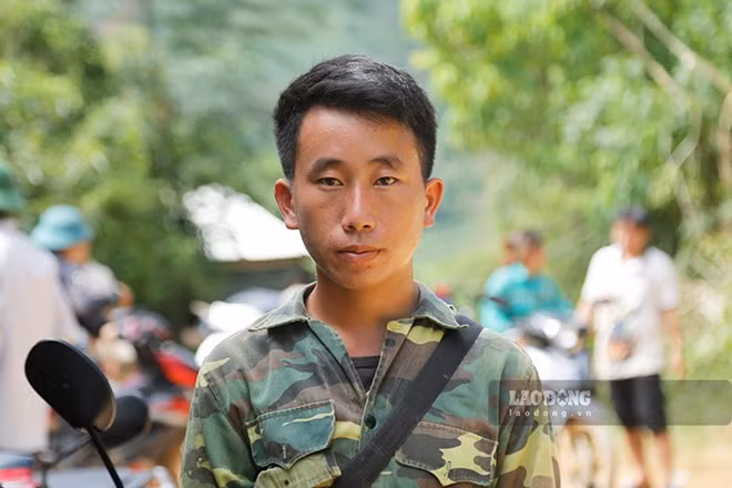 Anh Mùa A Thi (26 tuổi) - Trưởng bản Háng Pu Xi, xã Xa Dung, tỉnh Điện Biên. Ảnh: Quang Đạt