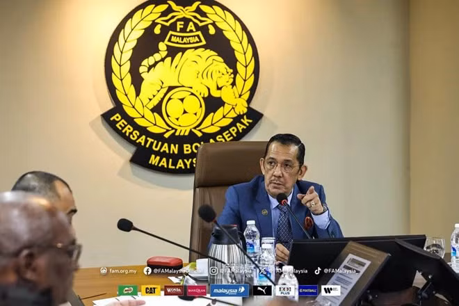 Chủ tịch Liên đoàn bóng đá Malaysia - ông Datuk Joehari Ayub nộp đơn từ chức. Ảnh: FAM