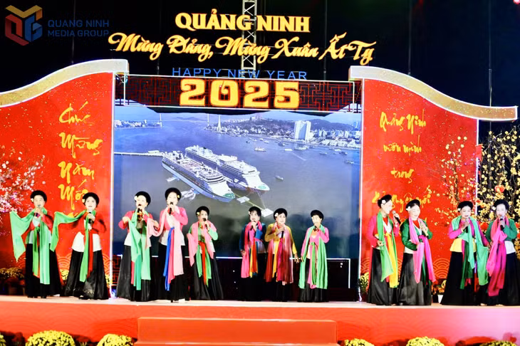 CLB còn tham gia các hoạt động phục vụ nhiệm vụ chính trị, văn hóa của tỉnh cũng như các phong trào văn hóa ở địa phương.