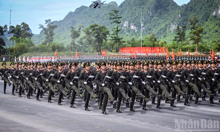 Các chiến sĩ tập luyện ngày đêm để thực hiện nhiệm vụ A80.