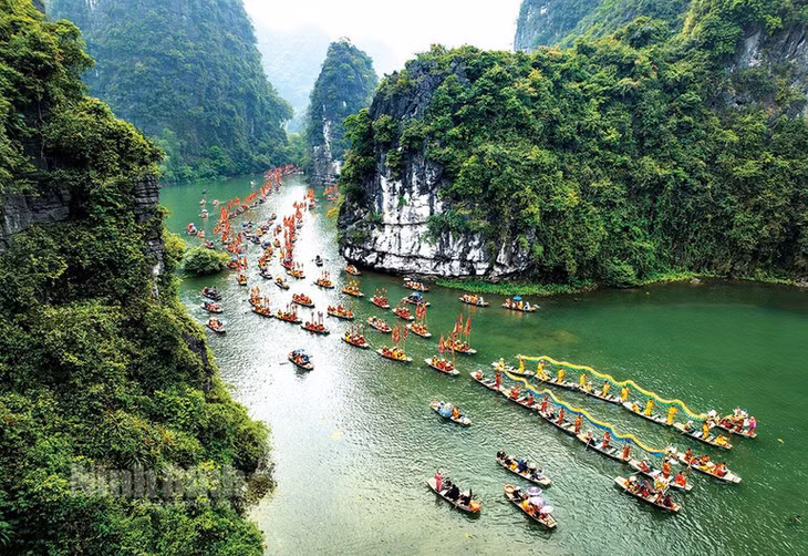 Ninh Bình cũng là một địa điểm được nhiều du khách trong và ngoài nước lựa chọn.