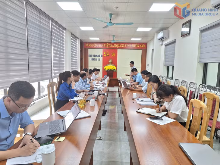 Quang cảnh buổi làm việc.