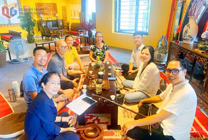 Nghệ sỹ Đào Bạch Linh giới thiệu và hướng dẫn những người yêu xẩm, các đơn vị lữ hành nhằm sớm đưa xẩm tới du khách qua các trải nghiệm du lịch.