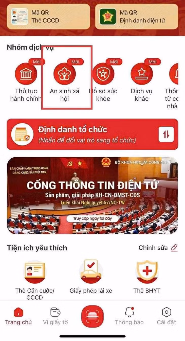 Các ngân hàng đồng loạt hướng dẫn liên kết tài khoản với VNeID để bảo đảm chi trả nhanh chóng, minh bạch. Bước đầu tiên, đăng nhập vào ứng dụng VNeID, bấm vào mục "An sinh xã hội"