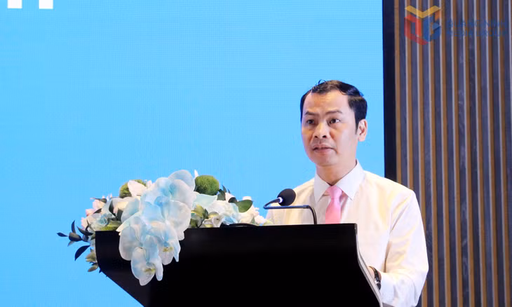 Đồng chí Phạm Hồng Biên, Giám đốc Sở Tài chính, phát biểu tại buổi gặp mặt.