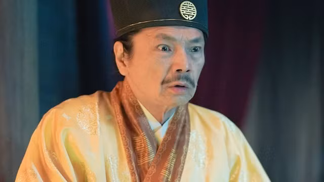 NSND Trung Anh trong phim "Khế ước bán dâu". Ảnh: Nhà sản xuất phim cung cấp