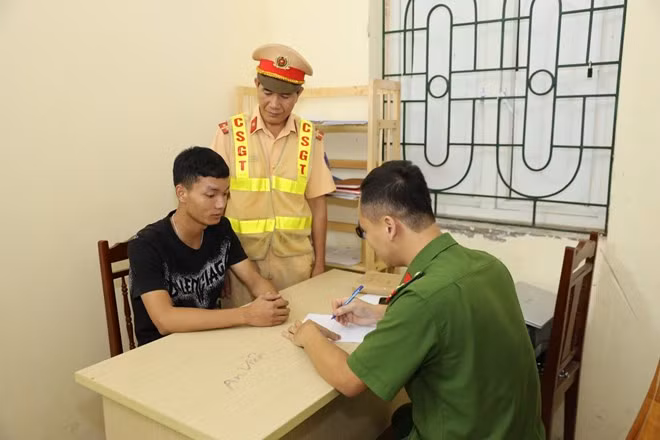 Nguyễn Mạnh Dũng bị bắt khi tàng trữ pháo nổ ở Hưng Yên. Ảnh: Công an tỉnh Hưng Yên