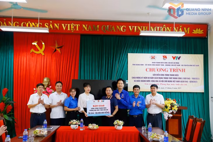 Đoàn Thanh niên: Tỉnh Quảng Ninh, TKV, Đài Truyền hình Việt Nam, Công ty Than Khe Chàm trao tặng công trình "Phòng học máy tính cho em" cho Trường THCS Đồng Tâm (xã Lục Hồn), tháng 8/2025.