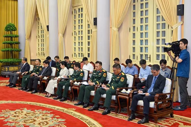 Các đại biểu Việt Nam tham dự buổi tiếp.
