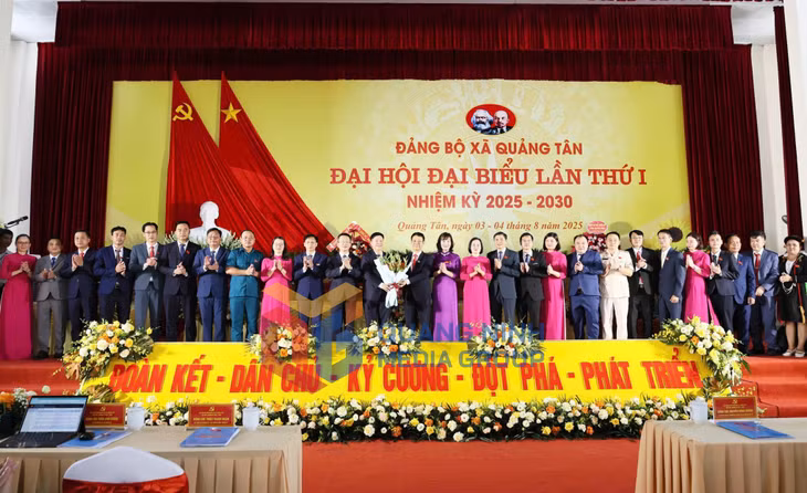 Ban Chấp hành Đảng bộ xã Quảng Tân ra mắt với 26 đồng chí (8-2025). Ảnh: Hằng Ngần