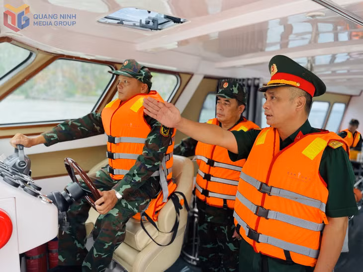 Lãnh đạo Bộ CHQS tỉnh trực tiếp chỉ đạo công tác tuần tra, chốt chặn trên Vịnh Hạ Long.