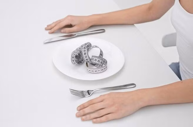 Nhịn ăn ảnh hưởng đến đường huyết thế nào? Ảnh: Thùy Dương
