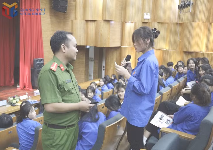 Đoàn viên tham gia tập huấn công tác phòng, chống ma túy, tệ nạn xã hội do Đoàn Thanh niên UBND tỉnh tổ chức. 