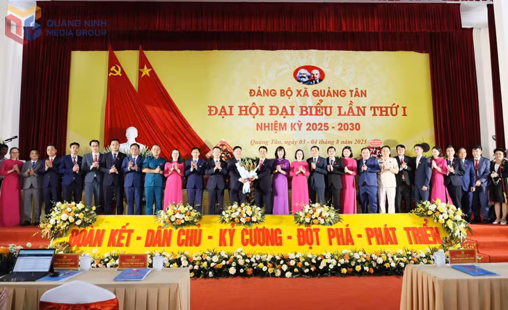 Ban Chấp hành Đảng bộ xã Quảng Tân ra mắt với 26 đồng chí.