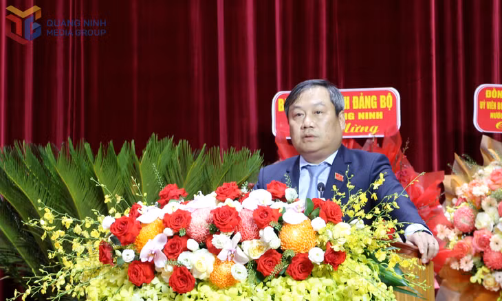Đồng chí Vũ Đại Thắng, Ủy viên Trung ương Đảng, Bí thư Tỉnh ủy, Trưởng Đoàn ĐBQH tỉnh, phát biểu tại Đại hội.