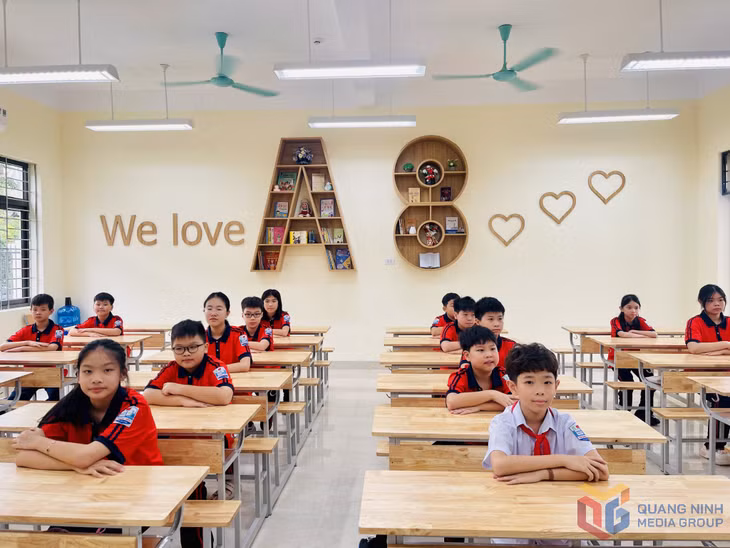 Các lớp học khang trang, hiện đại, rộng rãi đã đáp ứng mong mỏi của hàng nghìn thầy cô và phụ huynh nhà trường.
