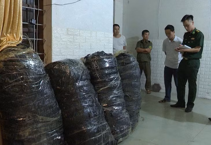 Tang vật cần sa thu giữ tại phòng trọ của Duy. Ảnh: Thanh Giang.