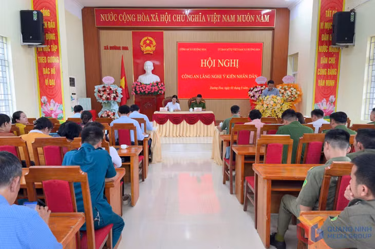 Xã Đường Hoa tổ chức hội nghị Công an lắng nghe ý kiến nhân dân năm 2025 gắn với Ngày hội Toàn dân bảo vệ ANTQ.