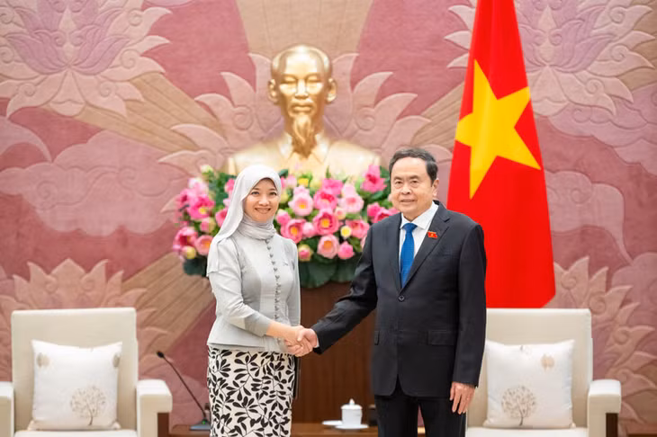 Chủ tịch Quốc hội Trần Thanh Mẫn tiếp Tổng Thư ký AIPA Siti Rozaimeriyanty Dato Haji Abdul Rahman. (Ảnh: DUY LINH)
